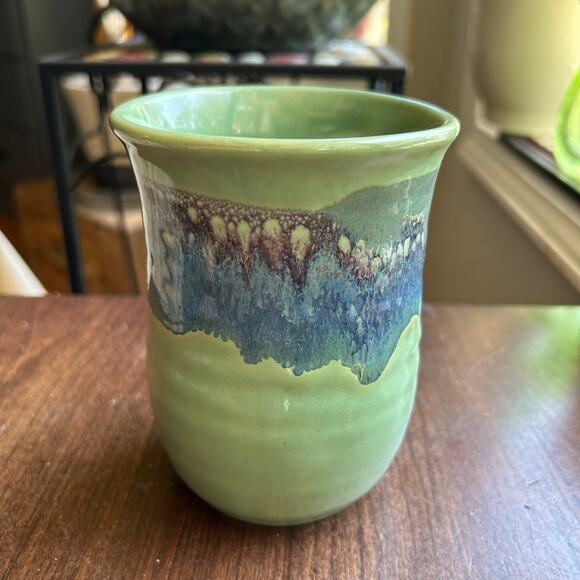 Clay in motion hand warmer mug signed - Picture 4 of 8